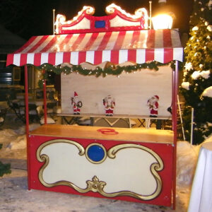 Marktstand mit Weihnachtspiel