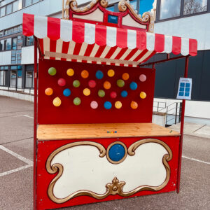 Marktstand nostalgisch Pfeilewerfen